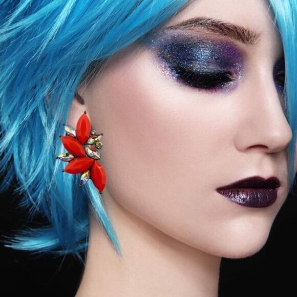 Gun Metal Black with Matte Red Crystal 80's Punk Rock Starburst Earrings - Picture 4 of 5